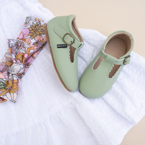 Riley & Co T-straps - Picture 11 of 11